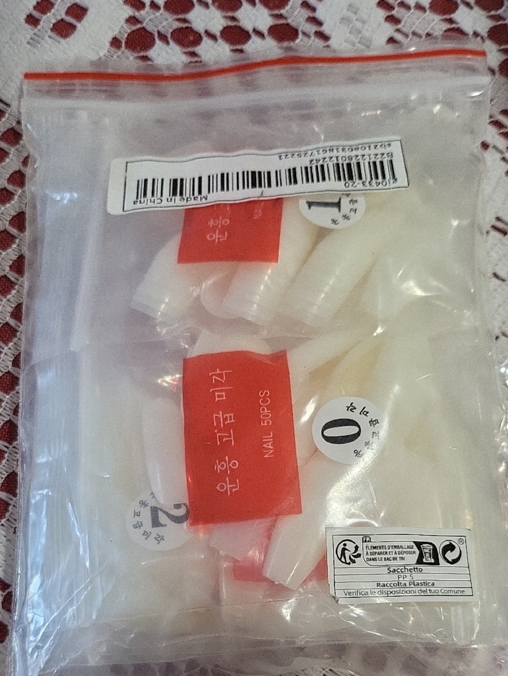 Clear/Off-White False Nail Tips - Picture 3 of 3
